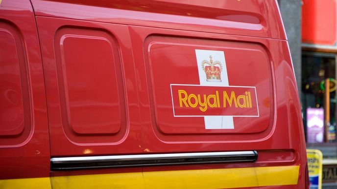 Největším akcionářem Royal Mail je s 18 procenty fond Vesa miliardářů Daniela Křetínského a Patrika Tkáče.
