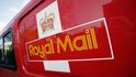 Britská pošta Royal Mail chce doručovat poštu pomocí dronů. Do tří let chce vybudovat flotilu několika stovek strojů.