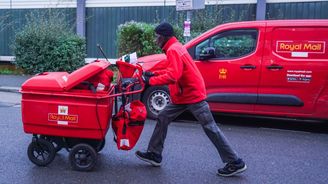 Křetínského britská pošta čelí vážné krizi. Stovky zaměstnanců týdně odcházejí Křetínského britská pošta čelí vážné krizi. Stovky zaměstnanců týdně odcházejí