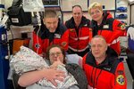 Rozárka se narodila v sanitce: Mamince asistovali kolegové ze záchranky