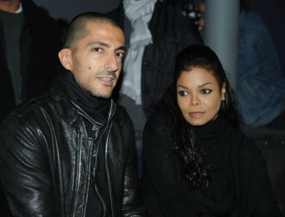 Janet Jackson (50) a Wissama al-Mana (42)