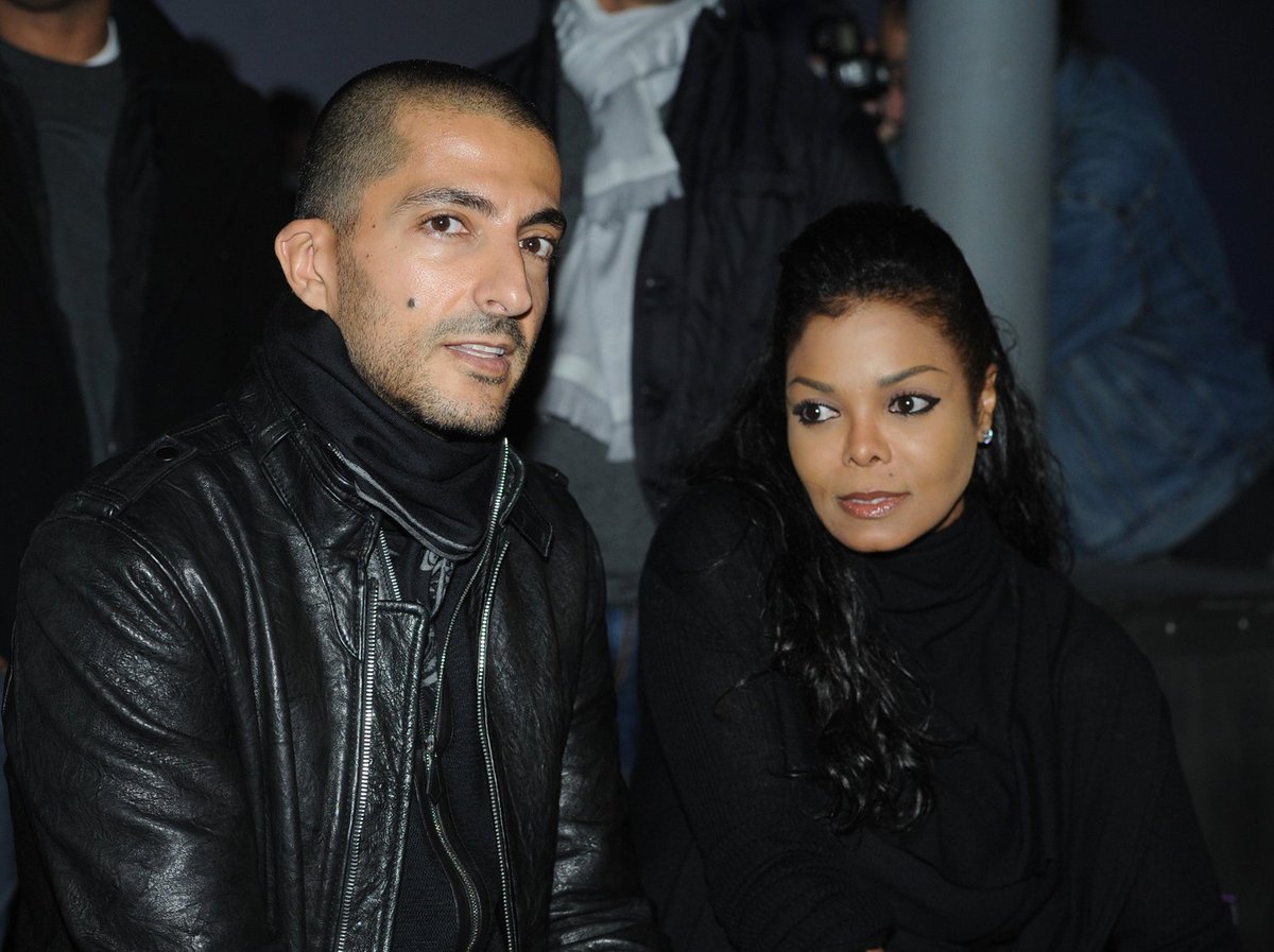 Janet Jackson (50) a Wissama al-Mana (42)