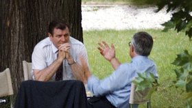 Mečiar a Klaus na jednání mezi čtyřma očima na zahradě vily Tugendhat v Brně