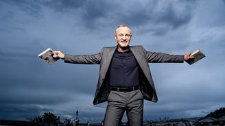 Nic jako Nemocnice na kraji města neexistuje, říká kardiolog a spisovatel Josef Veselka Nic jako Nemocnice na kraji města neexistuje, říká kardiolog a spisovatel Josef Veselka