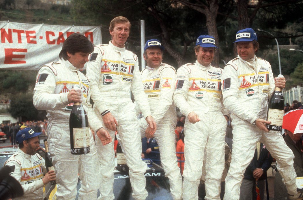 V roce 1984 se Röhrl (druhý zleva) radoval ze čtvrté výhry na Rallye Monte Carlo