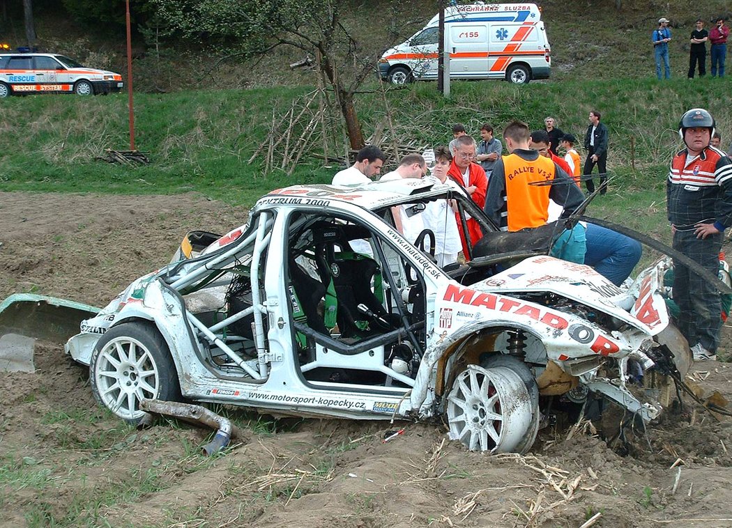 Havárie v Tatrách s vozem Škoda Octavia WRC v roce 2003