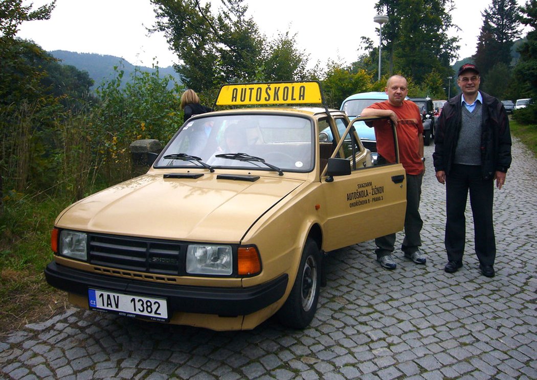 Se svou bývalou světle hnědou škodovkou se dokonce setkal ještě po letech u dalšího majitele.