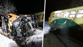 U Rožné na Žďársku vykolejil vlak po srážce s nákladním autem.