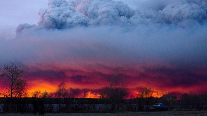 Rozsáhlý lesní požár v kanadské provincii Alberta