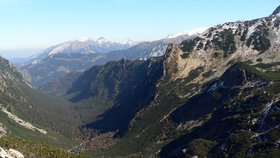 Polští záchranáři patrně našli tělo půl roku pohřešovaného českého turisty, po kterém marně pátrali jejich slovenští kolegové v oblasti hraničního štítu Rysy ve Vysokých Tatrách