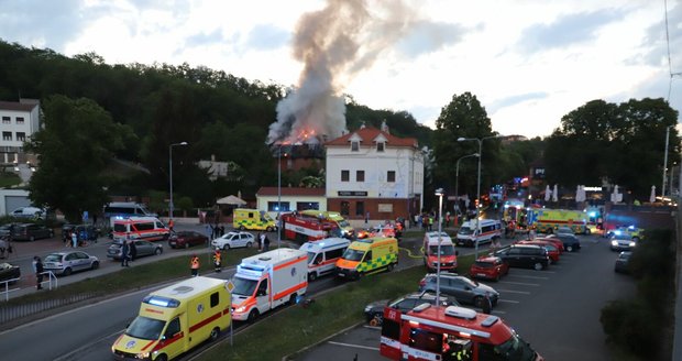 Hvězdě seriálu Velmi křehké vztahy uhořely v Roztokách dvě klientky: Herečka Žádníková prožívá trauma