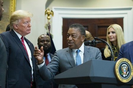 Robert L. Johnson a Donald Trump