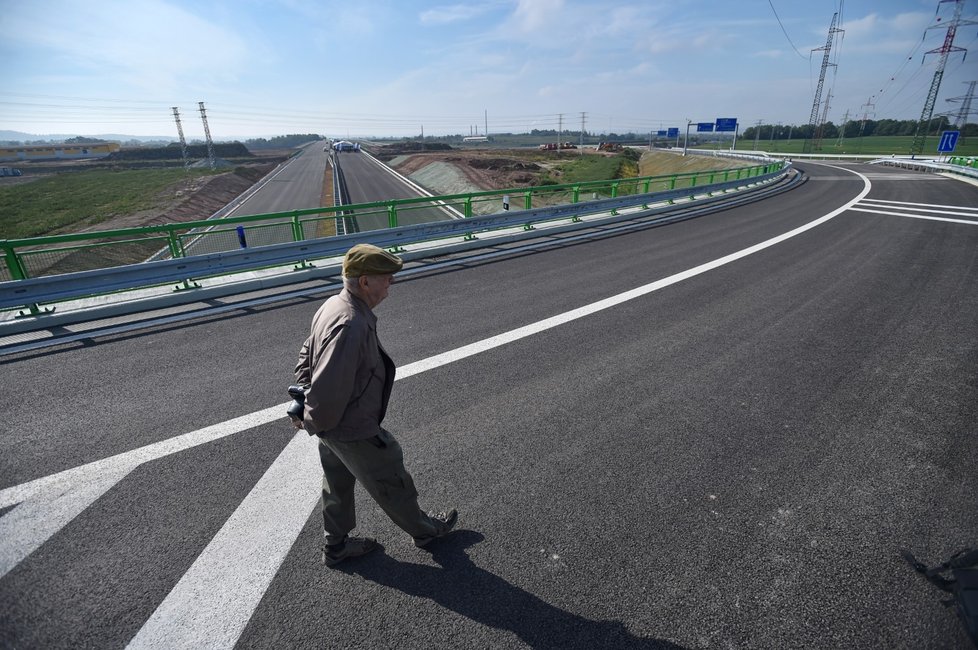 Ředitelství silnic a dálnic otevřelo nový úsek D3 na jihu Čech Borek–Úsilné.