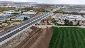 Silničáři z ŘSD otevřeli v pondělí 7. dubna rozšířenou dálnici D1 v Brně, mezi 194. a 196. kilometrem je nyní šest pruhů.