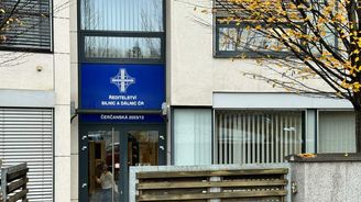 Po zátahu na ŘSD policie obvinila 12 lidí a pět firem Po zátahu na ŘSD policie obvinila 12 lidí a pět firem