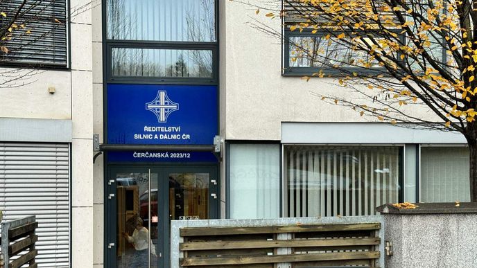 V sídle ŘSD zasahuje policie. V sídle ŘSD zasahuje policie.