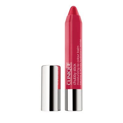 Clinique Chubby Stick, odstín Chunky Cherry, 440 Kč, koupíte na www.krasa.cz