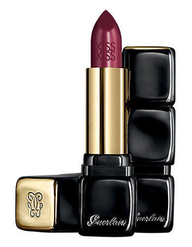 Guerlain Kiss Kiss Lips, 847 Kč, koupíte v síti parfumerií