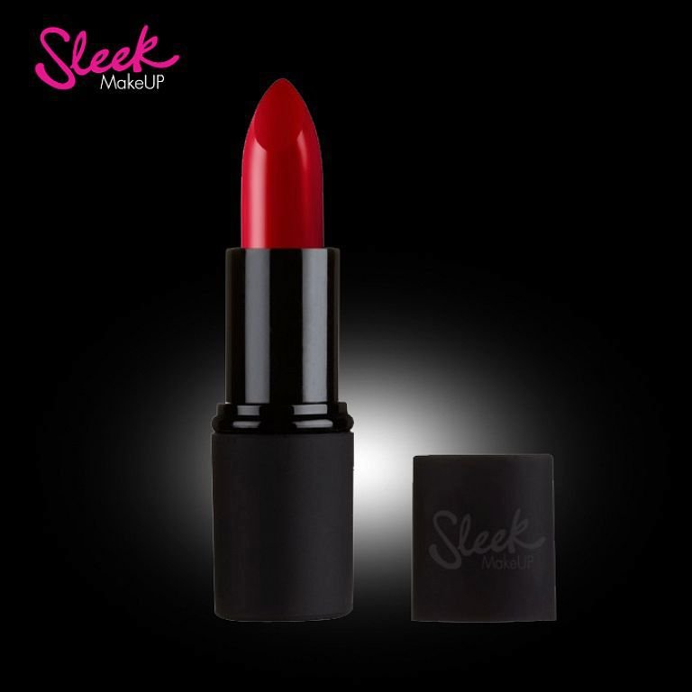 Sleek Makeup matná rtěnka, odstín Russian Roulette, 175 Kč, koupíte a www.beauty-store.cz