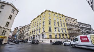 Proslulou černou stavbu v Praze drží Raiffeisen, už se v ní prodávají byty Proslulou černou stavbu v Praze drží Raiffeisen, už se v ní prodávají byty