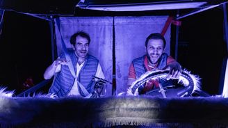 A studio Rubín uvádí dokumentární inscenaci Asfalt, asfalt, asfalt o řidičích kamionů a neviditelné infrastruktuře lidského pohodlí A studio Rubín uvádí dokumentární inscenaci Asfalt, asfalt, asfalt o řidičích kamionů a neviditelné infrastruktuře lidského pohodlí