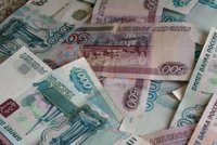 Výpadky internetu i daní: Rusové se vracejí k hotovosti, i výplaty se dávají v obálkách
