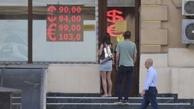 Ruská centrální banka chce zastavit pád rublu