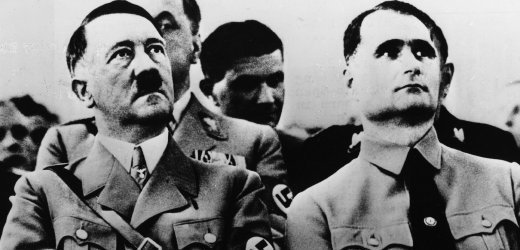 Adolf Hitler a jeho nejvěrnější služebník.  Ještě netušil, že ho brzy zradí.