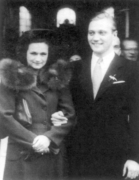 Eva s Rudolfem se brali po pětiměsíční známosti v roce 1945.