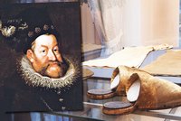 Jedinečná výstava na Hradě: Cisaře Rudolfa II. pohřbili v pantoflích