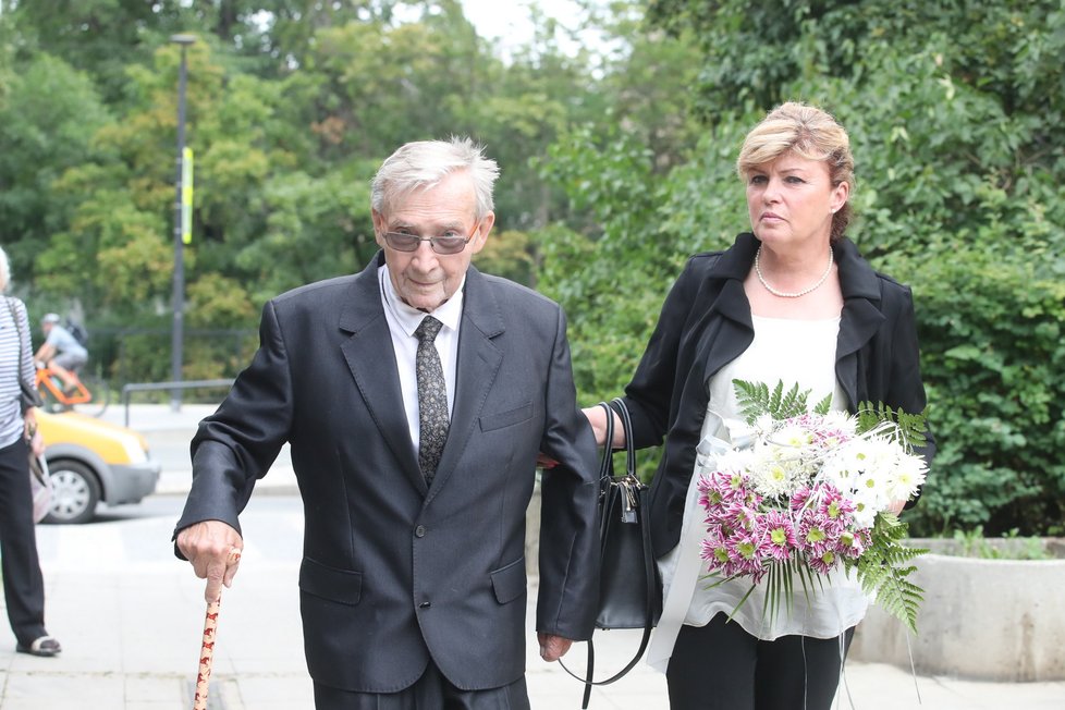Foto Rudolf GALERIE: Půl roku po skonu Rudolfa Jelínka (†89): Žaloba vdovy kvůli ...