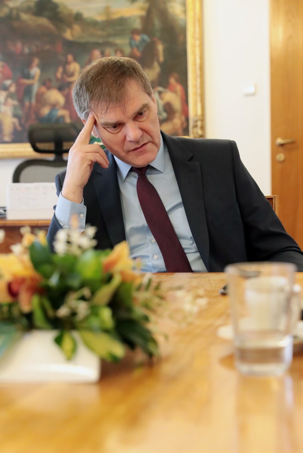 Šéf zahraničního odboru Hradu Rudolf Jindrák při rozhovoru pro Blesk.