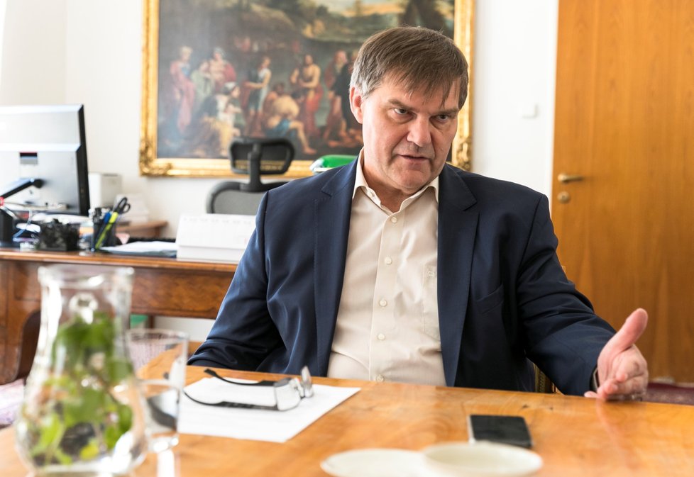 Bývalý ředitel zahraničního odboru Kanceláře prezidenta republiky (KPR) Rudolf Jindrák během rozhovoru pro Blesk (23. 9. 2021)