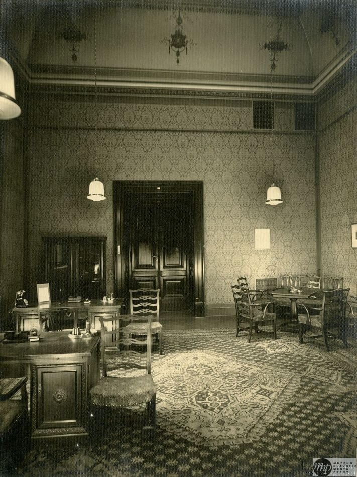 Interiéry Rudolfina v dobách, kdy se tu scházela sněmovna