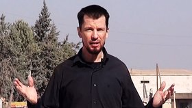 Rukojmí John Cantlie, britský fotoreportér