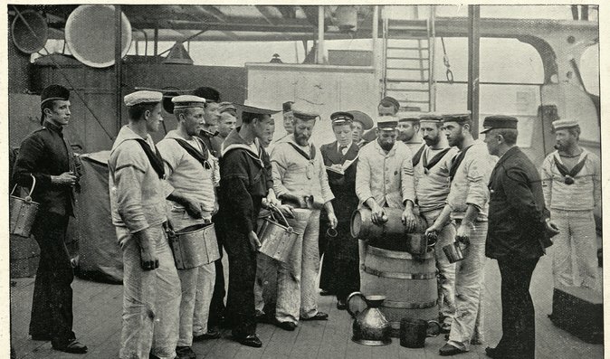 Grog vznikl na palubách lodí britského námořnictva, kde byl rum na příděl