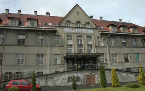 Policie vyšetřuje v rumburské nemocnici podivné úmrtí pacientky.