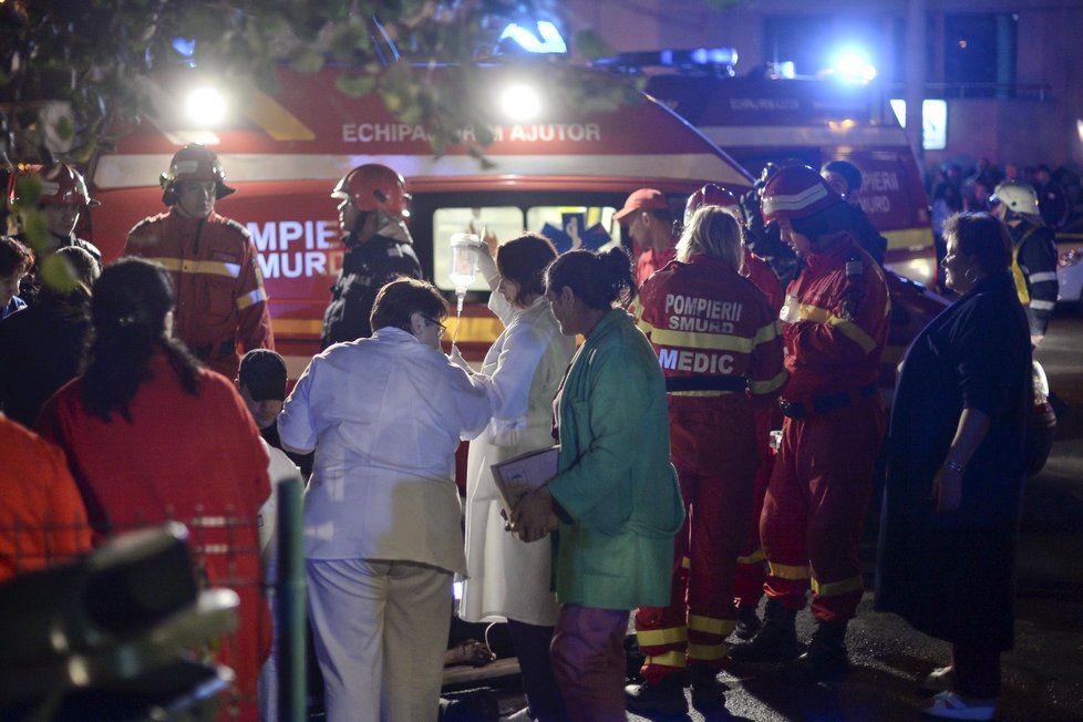 Požář v rumunském klubu má už 29 obětí. Stav dalších je vážný.