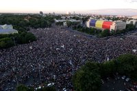 Protesty v Bukurešti pokračují. Do ulic znovu vyšly tisíce lidí
