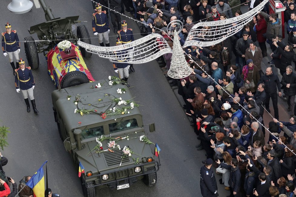 Na pohřbu Michala I. byli zástupci královských rodů i davy Rumunů