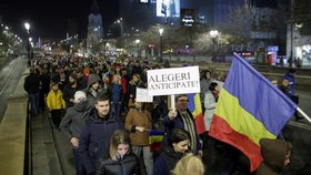 Rumuni protestují proti vládě a jejím reformám už několik týdnů. Nesouhlasí se změnou daní i soudnictví. Požadují pád vlády a nové volby.