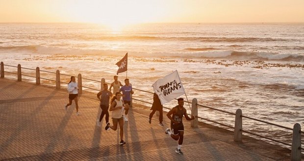 Přidejte se k Run For The Oceans a pomozte prostřednictvím běhu skoncovat naší planetě s plastovým odpadem