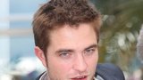 Upír Pattinson nasává jako duha: Je prý denně namol!