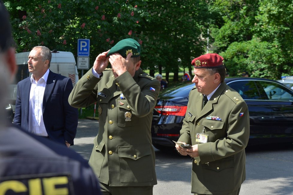 Rusko slaví Den vítězství i na pražské ambasádě