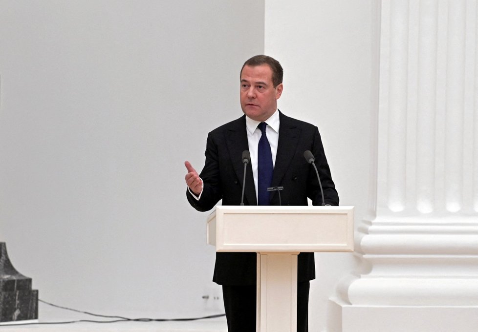 Jednání ruské bezpečnostní rady: Na snímku její místopředseda a bývalý prezident Dmitrij Medveděv (21. 2. 2022)