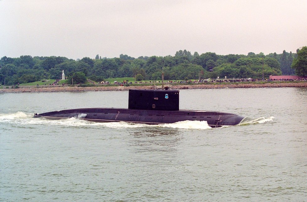 Nikdo neví, co ruské ponorky u podmořských kabelů dělají