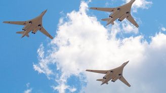 Moskva vyslala strategické bombardéry na Čukotku, budou jen 700 kilometrů od Aljašky Moskva vyslala strategické bombardéry na Čukotku, budou jen 700 kilometrů od Aljašky