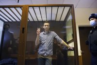 První rozhovor za mřížemi: Navalnyj čelí psychologickému mučení a vymývání mozku