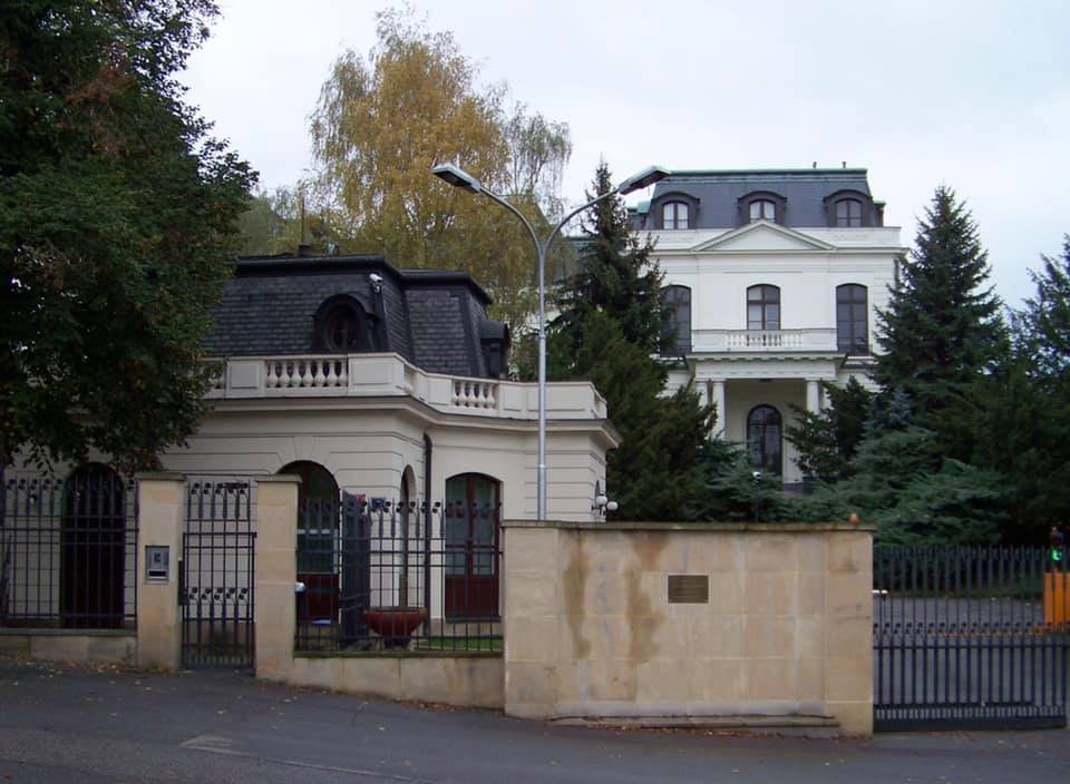 Ruské velvyslanectví.