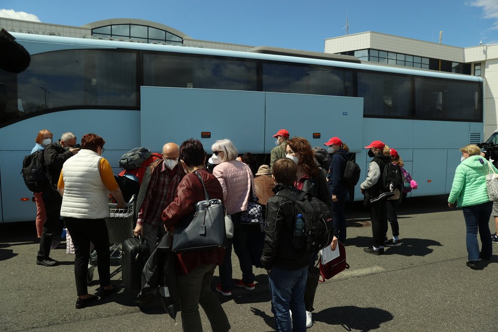 Odlet pracovníků ruské ambasády v Praze z Česka (29.5.2021) 